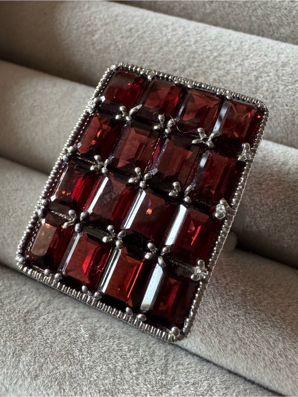 GIE 925 Sterling Silver Garnet-Color Gemstone Statement Ring Size 8.5